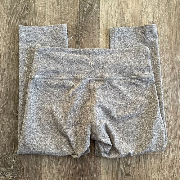 Lululemon Light Marled Grey Crop Capri Legging - Size: 4 - Picture 5 of 6